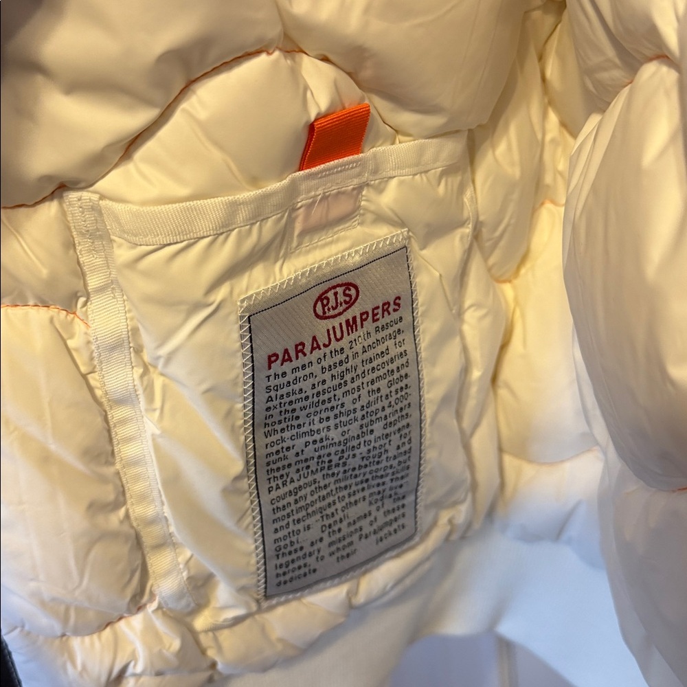 BRAND NEW never worn. Bomber ski/snow jacket. Size small. White. SO warm & cozy! - Picture 9 of 10